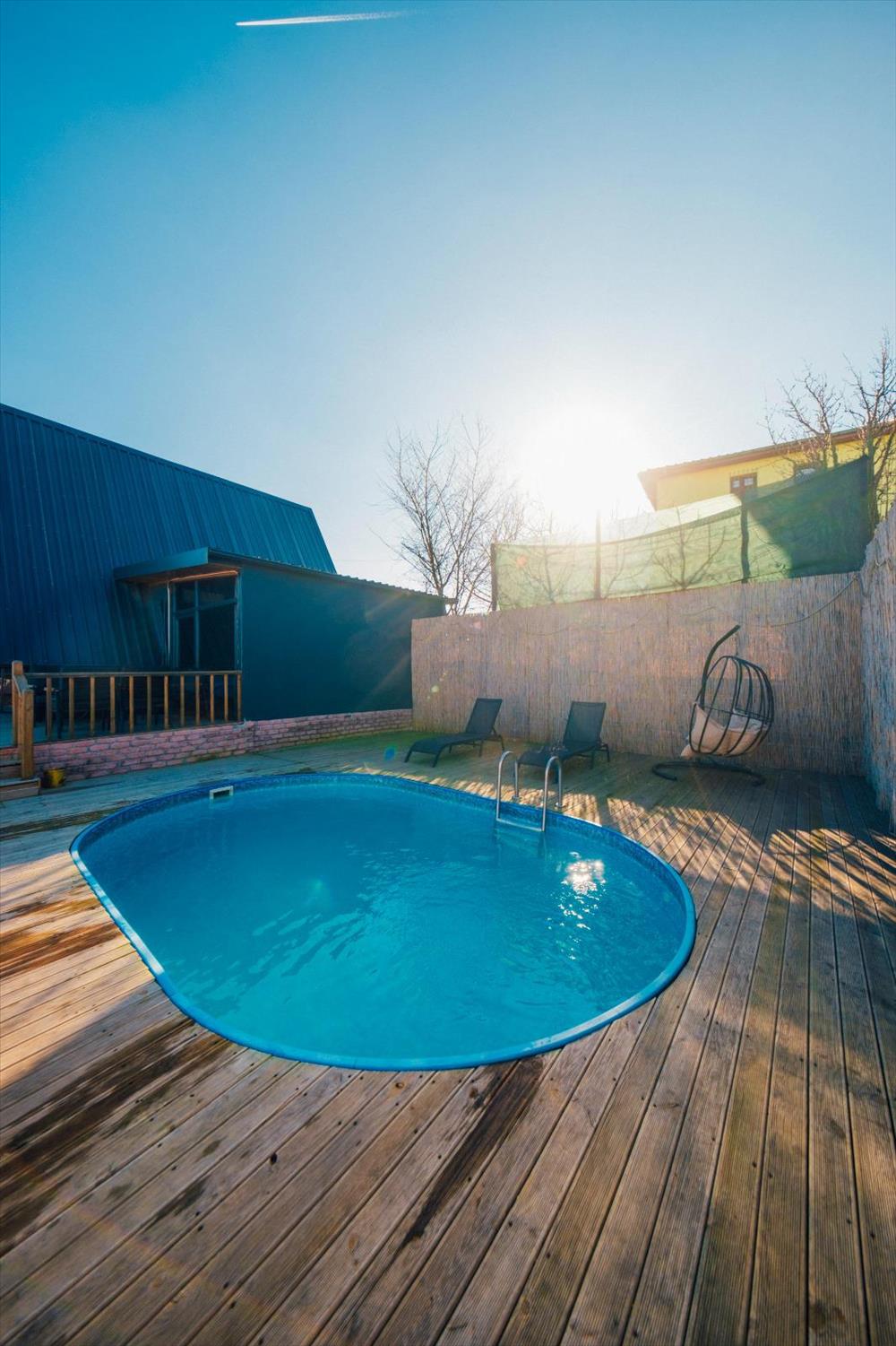 listing card gallery