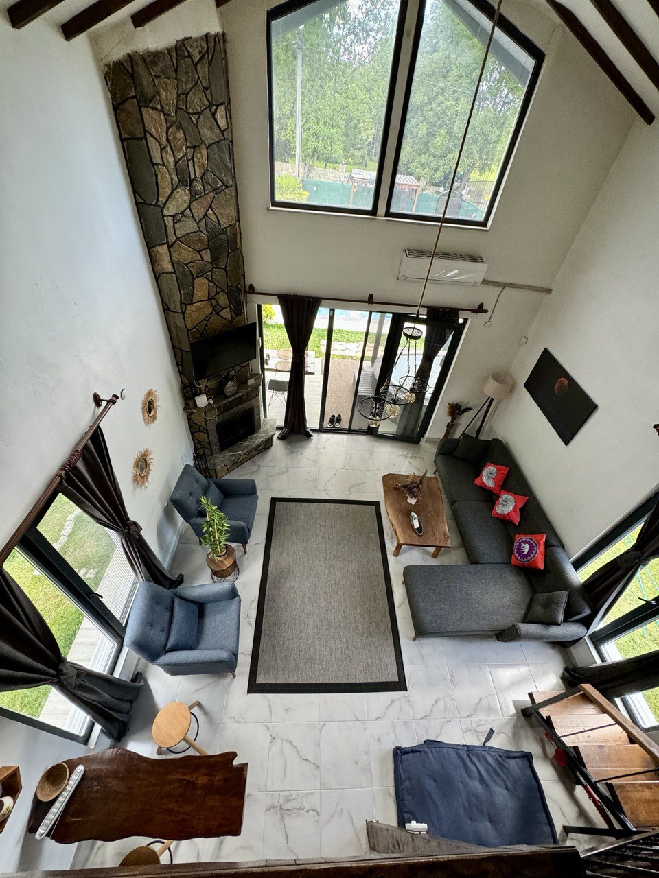 listing card gallery