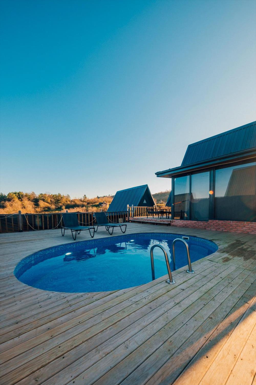 listing card gallery