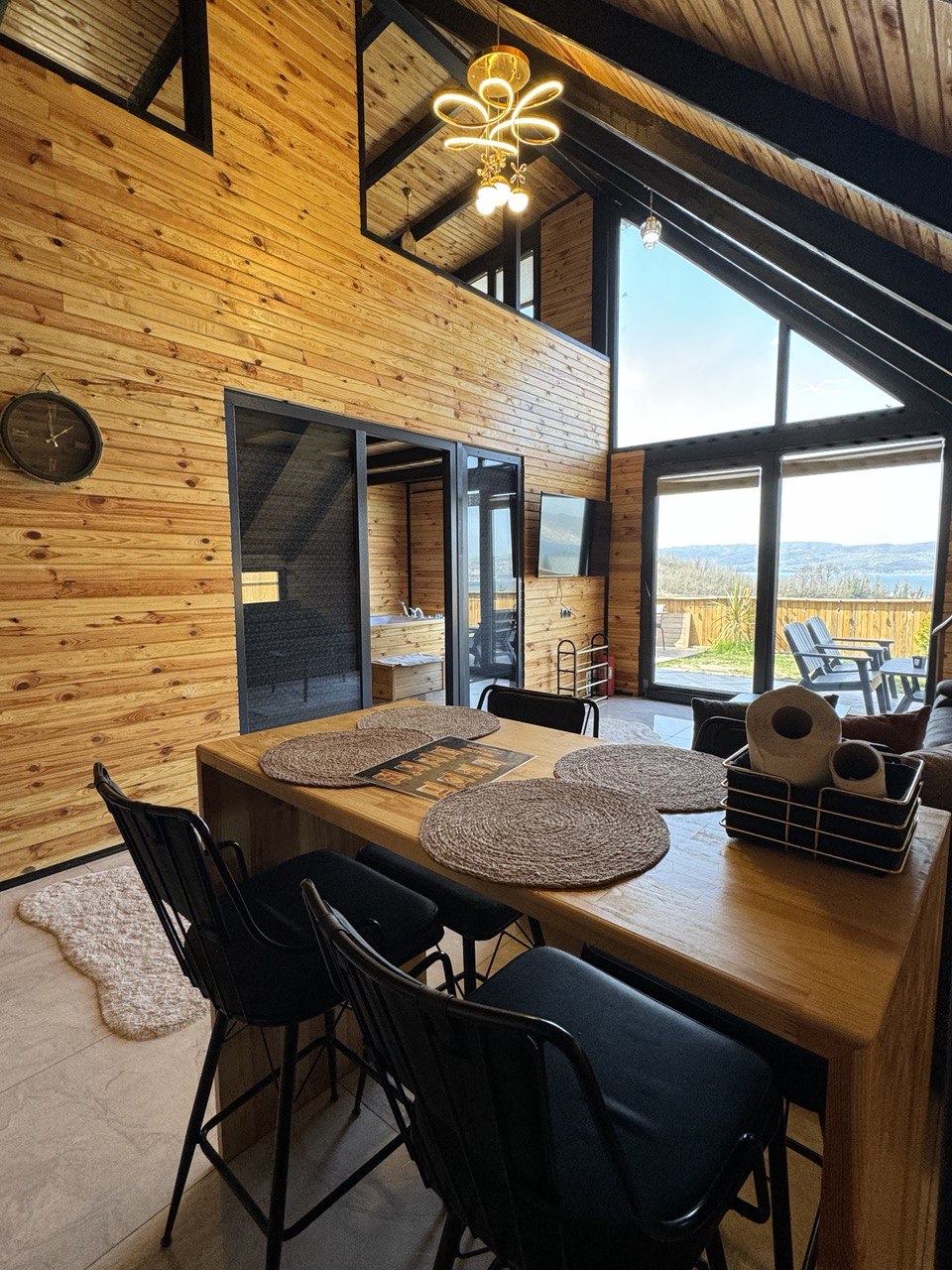 listing card gallery