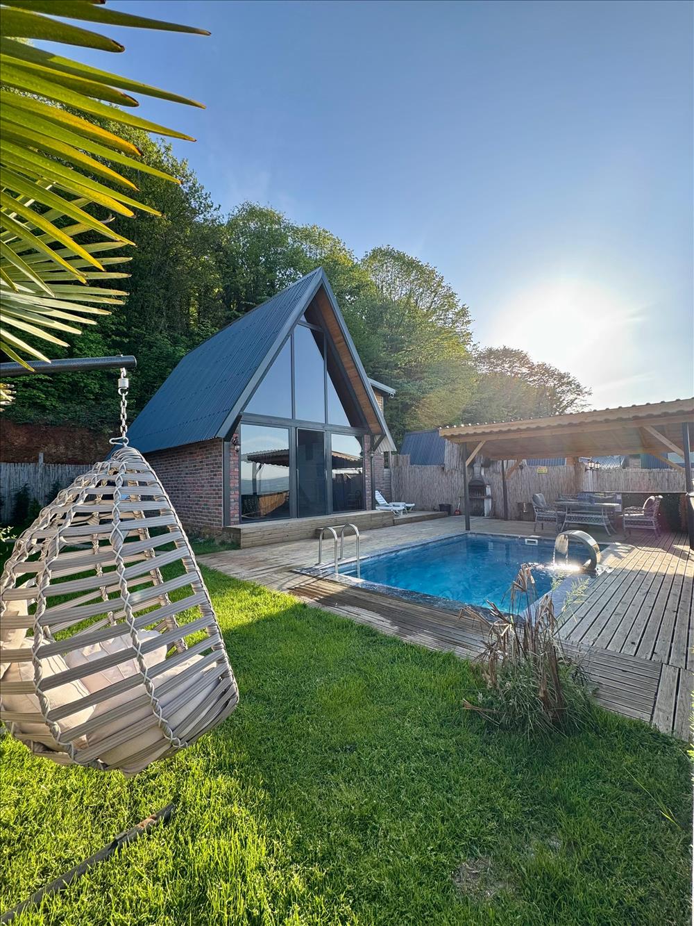 listing card gallery