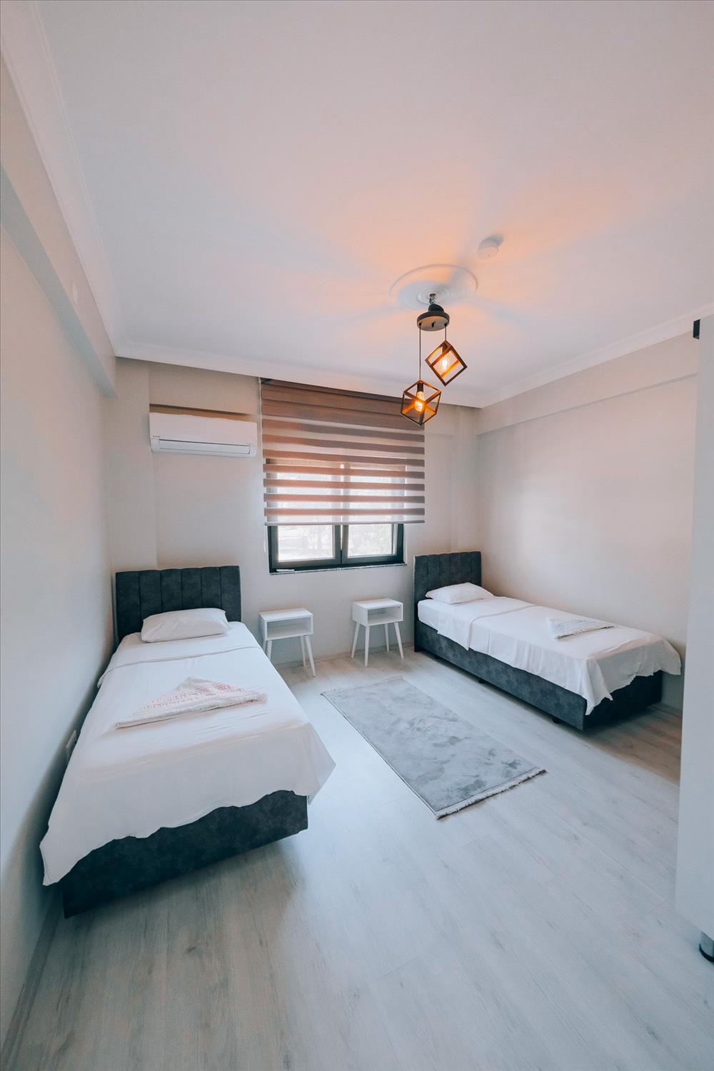 listing card gallery