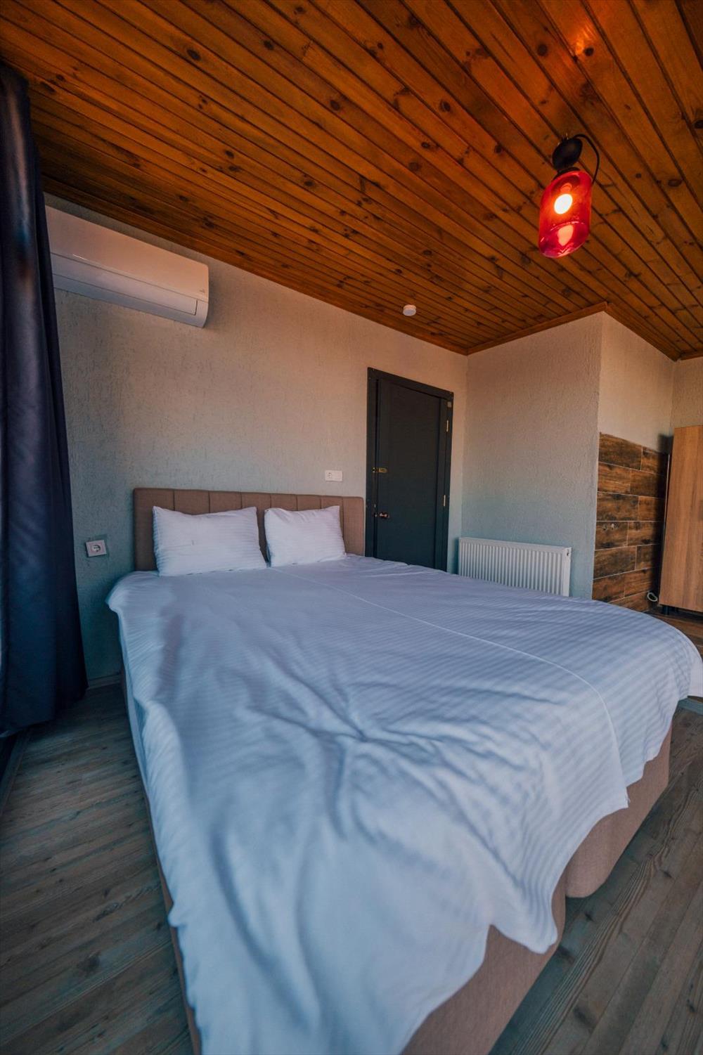 listing card gallery