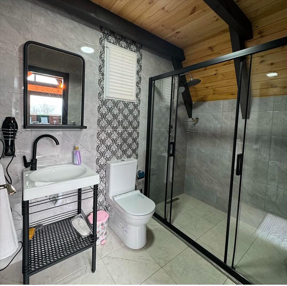 listing card gallery