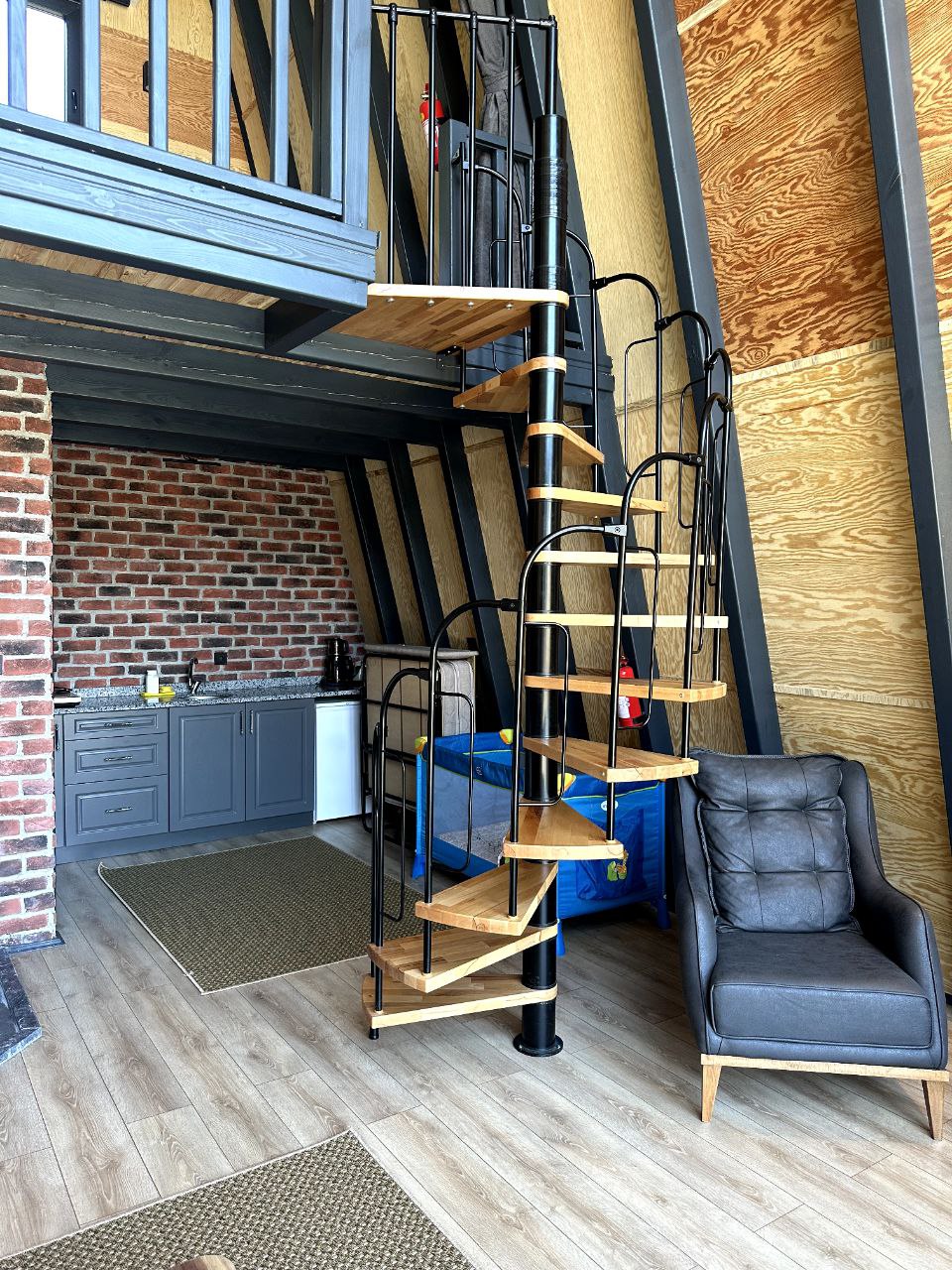 listing card gallery