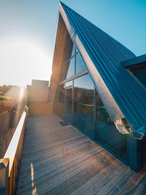 listing card gallery