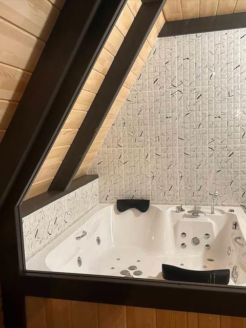 listing card gallery