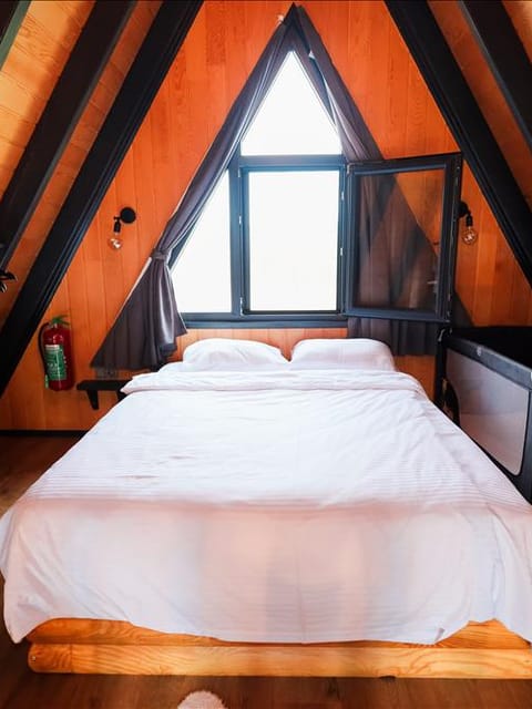 listing card gallery