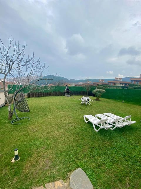 listing card gallery