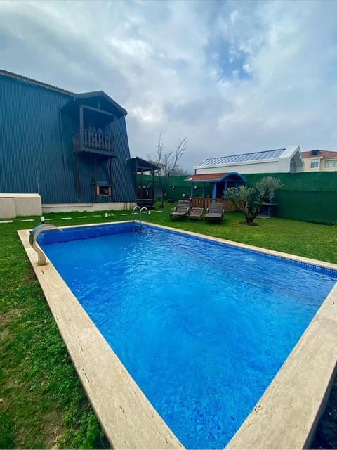 listing card gallery