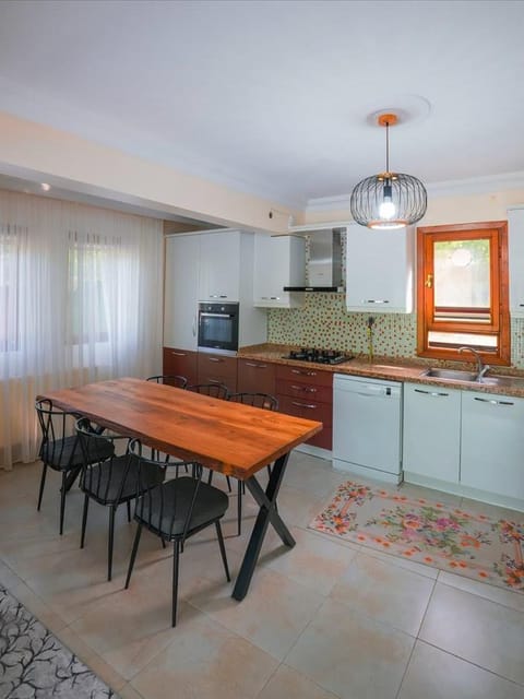 listing card gallery