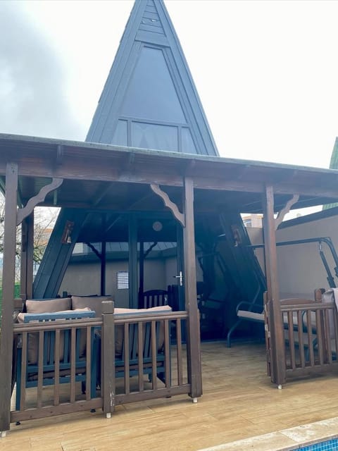 listing card gallery