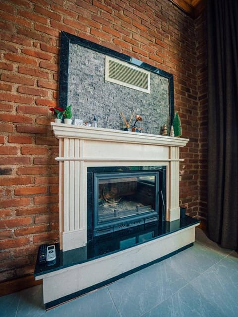 listing card gallery