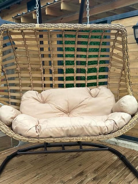 listing card gallery