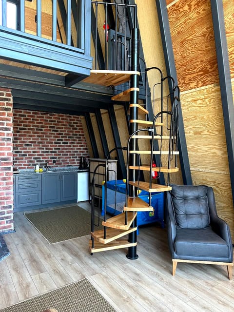 listing card gallery