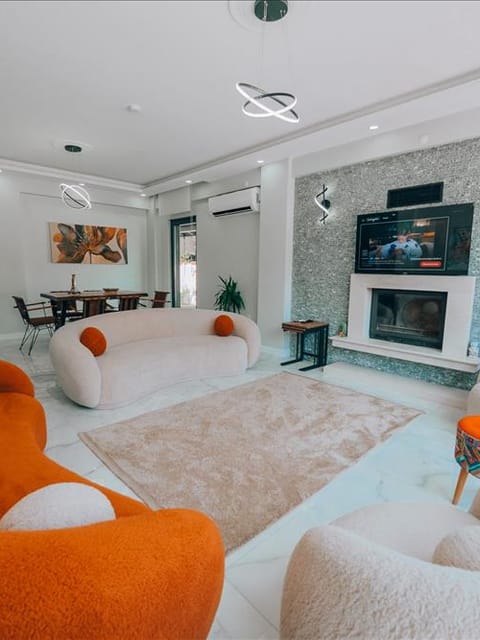 listing card gallery