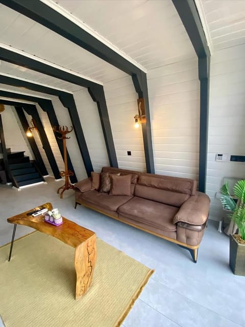 listing card gallery