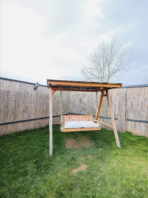 listing card gallery