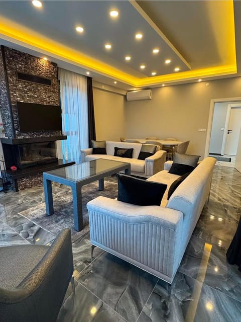 listing card gallery