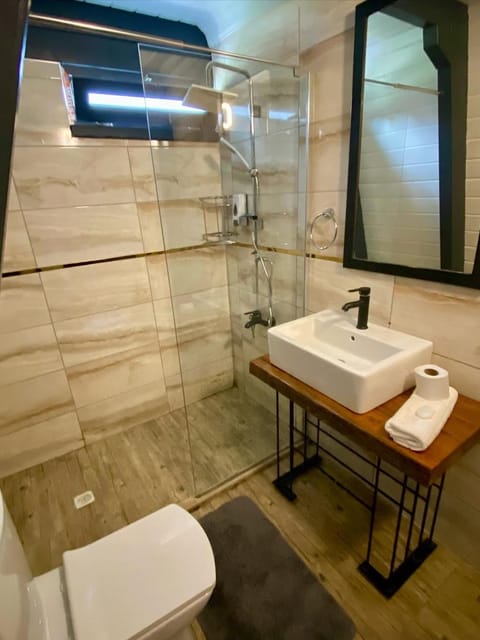 listing card gallery