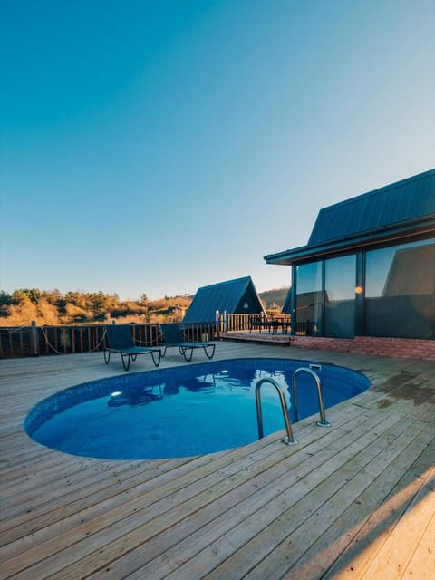 listing card gallery