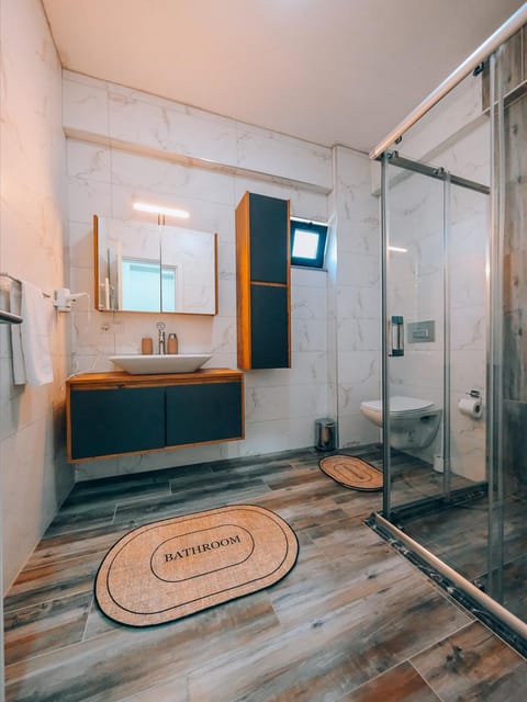 listing card gallery