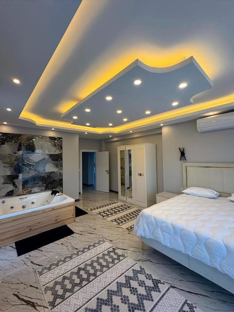 listing card gallery