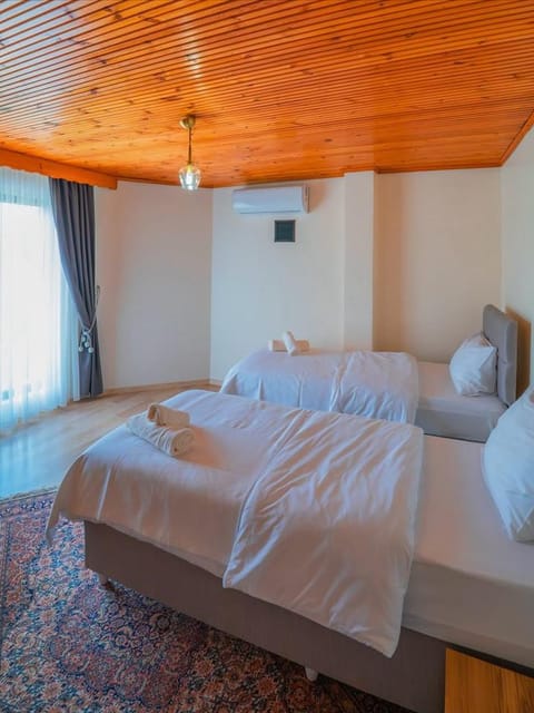 listing card gallery