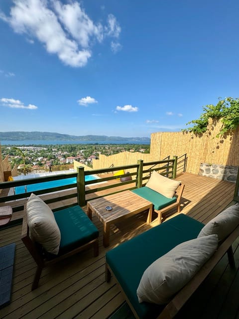 listing card gallery