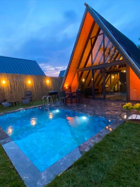 listing card gallery