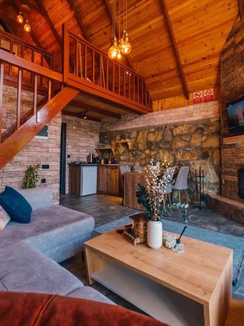 listing card gallery