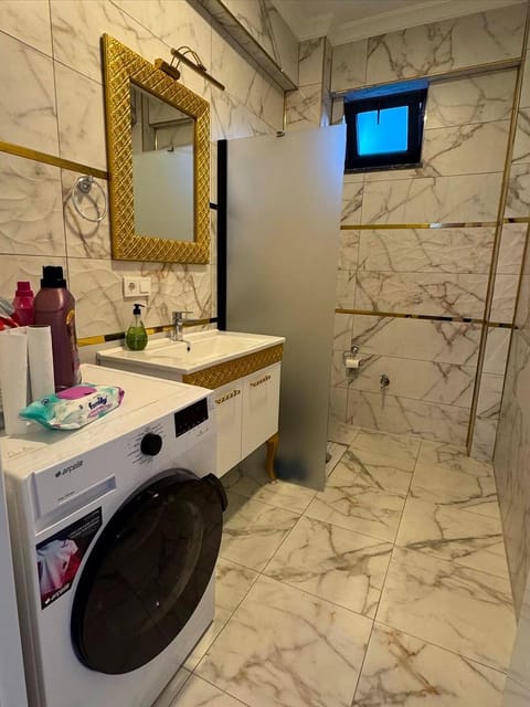 listing card gallery