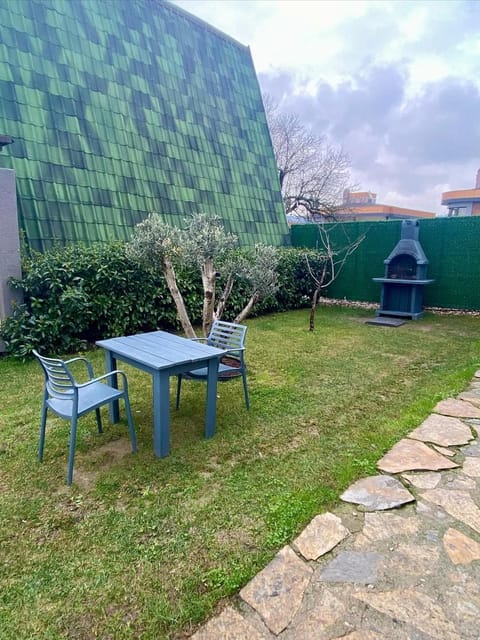 listing card gallery