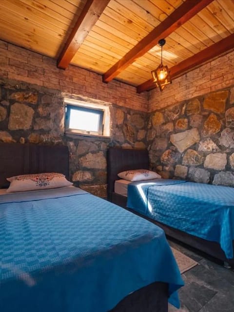 listing card gallery