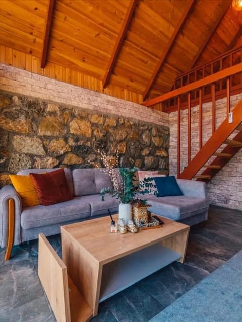 listing card gallery