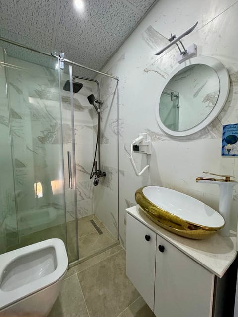 listing card gallery