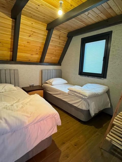 listing card gallery