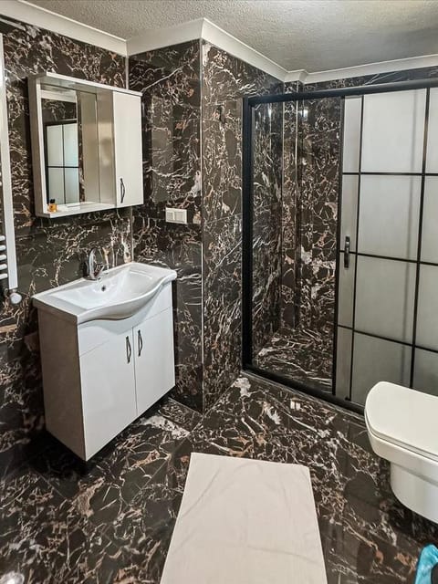 listing card gallery