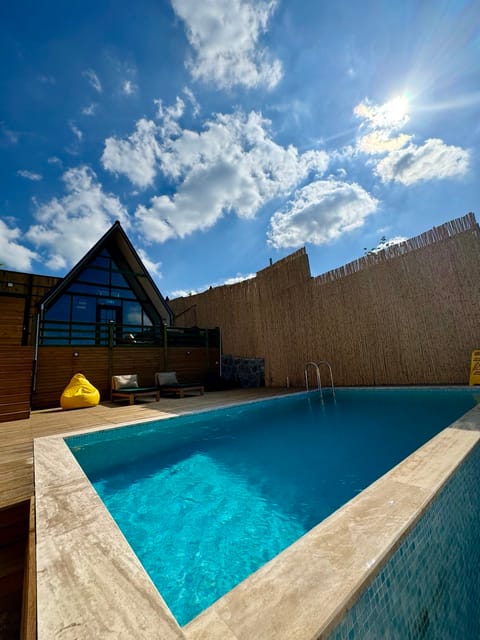 listing card gallery