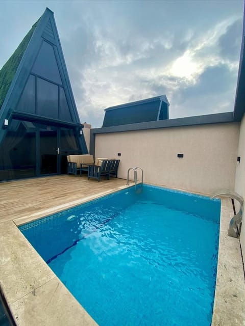 listing card gallery