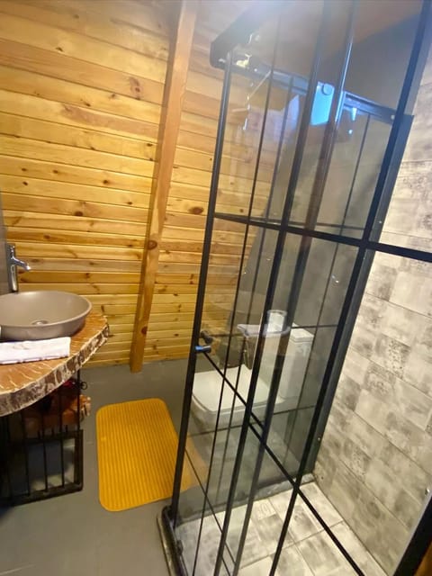 listing card gallery