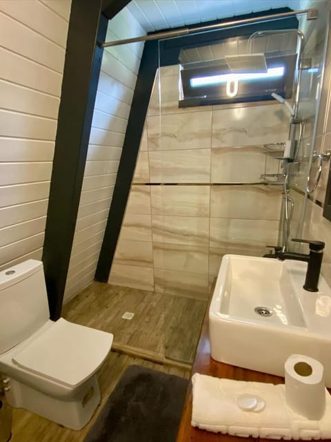 listing card gallery