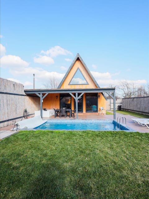 listing card gallery