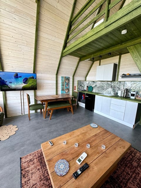 listing card gallery