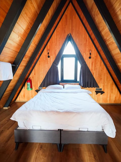 listing card gallery