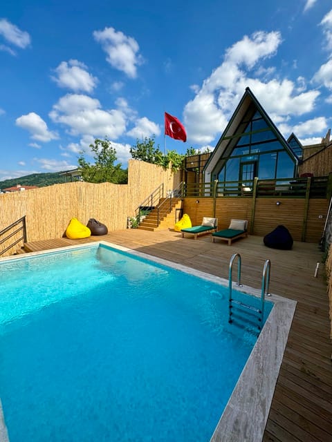 listing card gallery