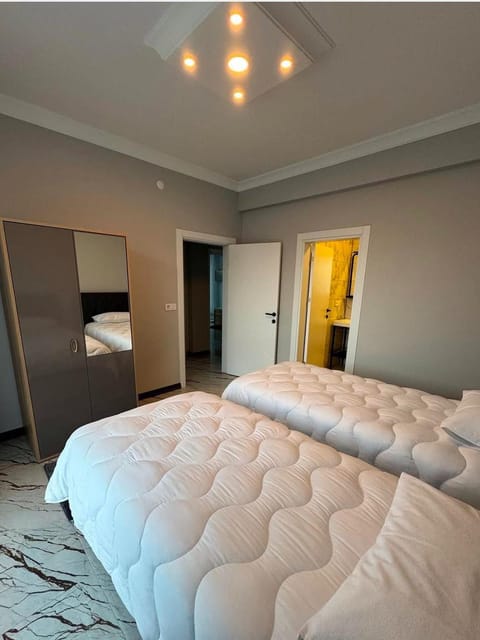 listing card gallery