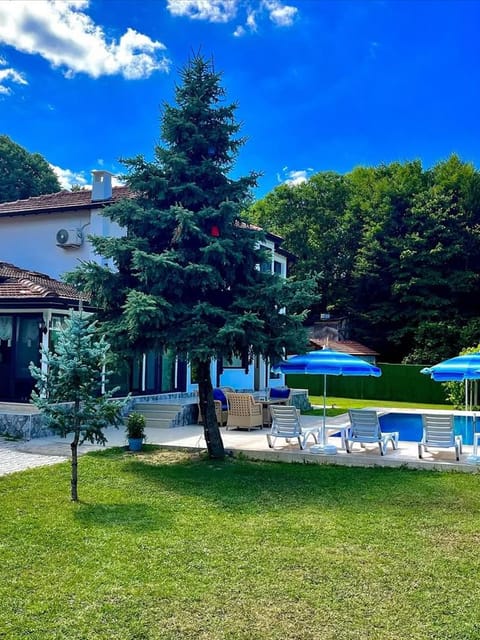 listing card gallery