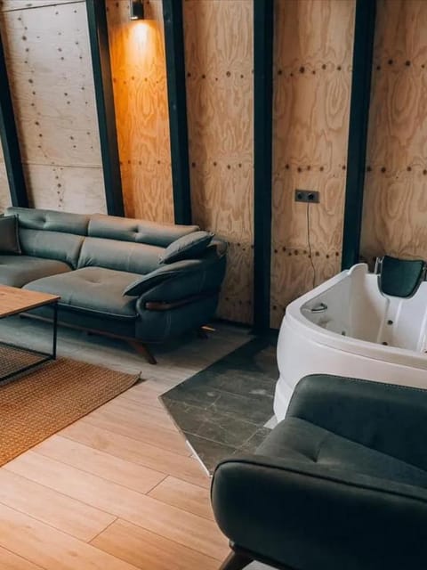 listing card gallery