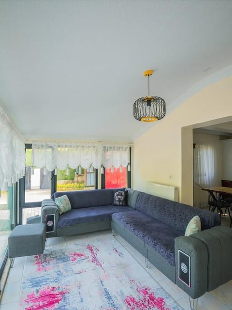 listing card gallery